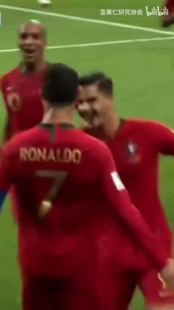  所以，在葡萄牙球迷的心中，C罗到底意味着什么？